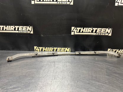 04-06 PONTIAC GTO UPPER REAR CENTER BUMPER BRACKET 92049262 OEM #N382