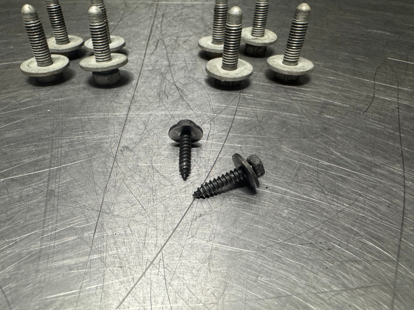 97-04 C5 CORVETTE LH&RH DRIVER AND PASSENGER DOOR MOUNTING BOLTS OEM #N550