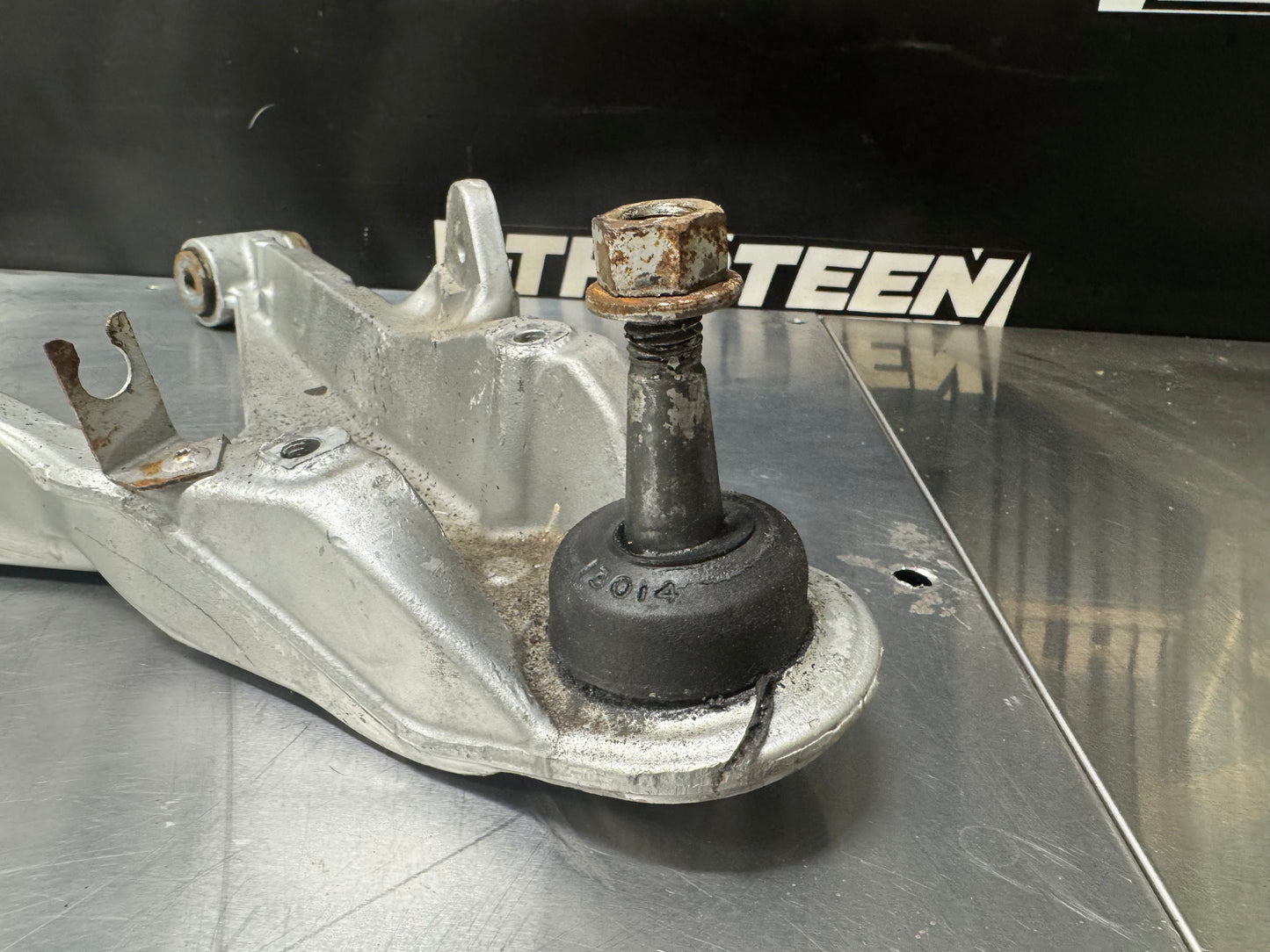 1997-2004 C5 CORVETTE FRONT LOWER CONTROL ARM RH 10233630 #N81