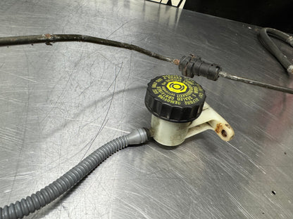 04-06 PONTIAC GTO HYDRAULIC CLUTCH MASTER CYLINDER W/RESERVOIR AND LINES #L458