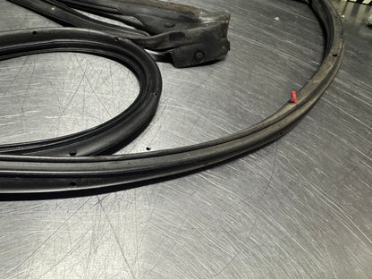 97-04 C5 CORVETTE LH DRIVER SIDE DOOR WEATHER STRIP SEAL OEM #N608