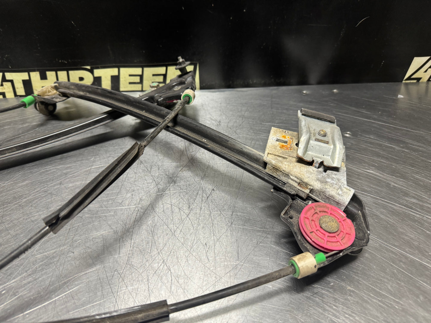 97-04 C5 CORVETTE DRIVER LH WINDOW MOTOR REGULATOR ASSEMBLY 10417572 OEM #N529