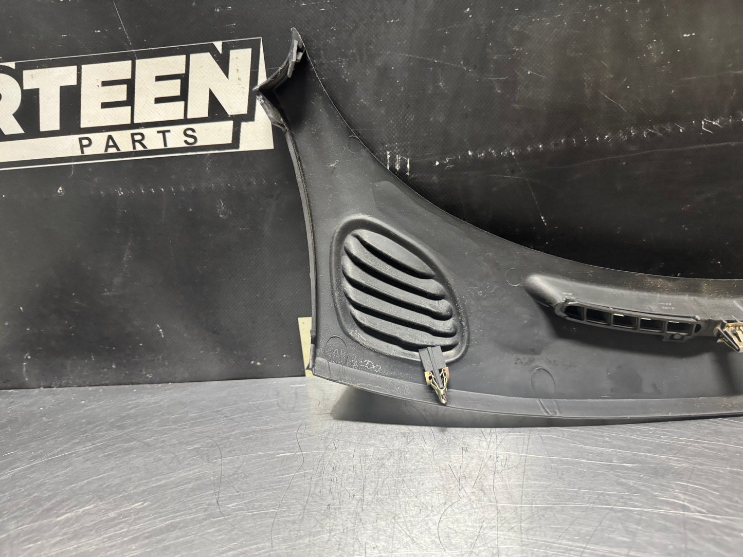 04-06 PONTIAC GTO RH DASH COWL TRIM OEM 92105076 #N310