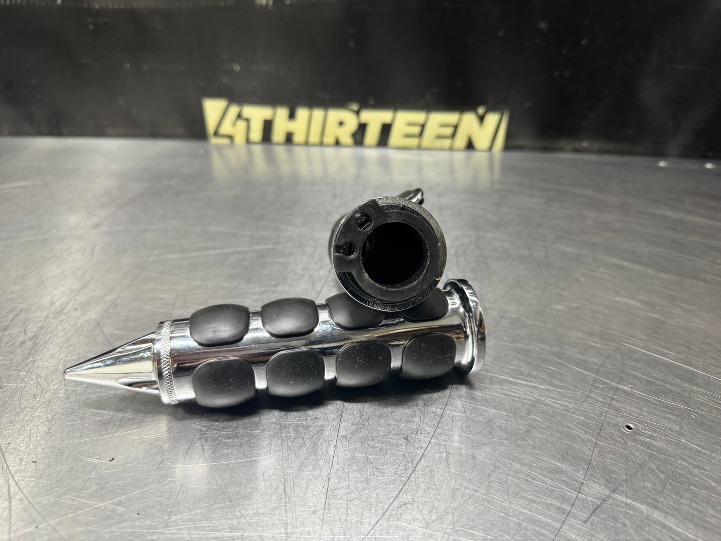 AFTERMARKET MOTORCYCLE SPIKE HANDLE BAR GRIPS FOR HARLEY DAVIDSON #N789