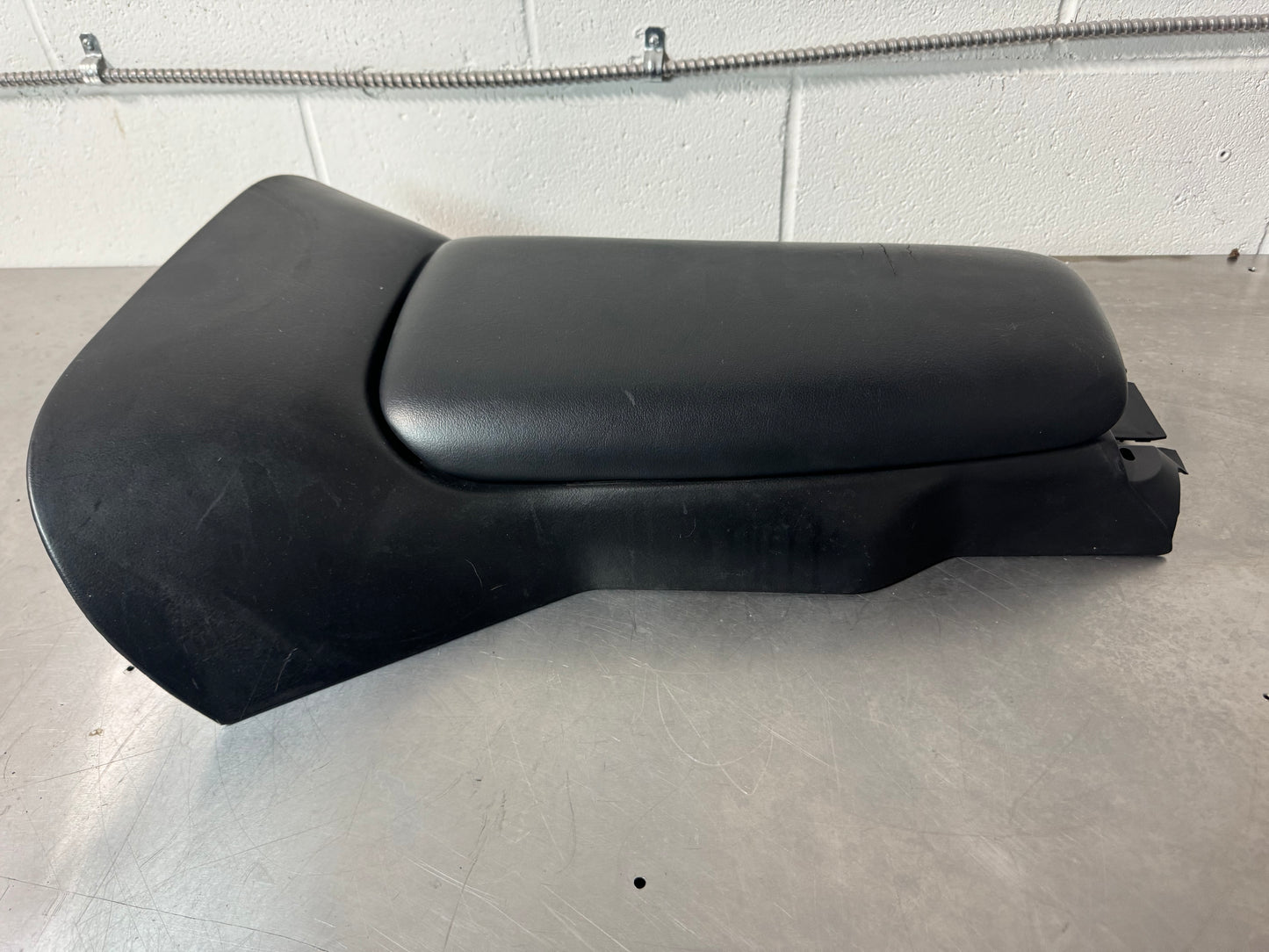 1997 - 2004 CORVETTE C5 CENTER CONSOLE EBONY OEM 24-01