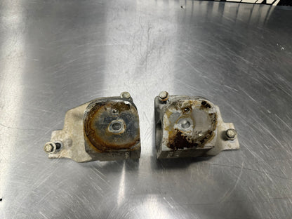 97-04 C5 CORVETTE ENGINE MOUNT BRACKETS PAIR OEM #L348