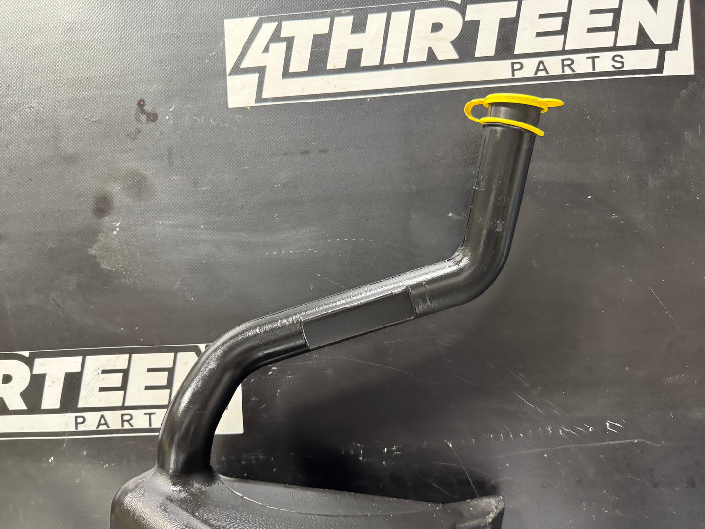 2004-2006 PONTIAC GTO WINDSHIELD WASHER AND PUMP RESERVOIR 4053229 OEM #L426