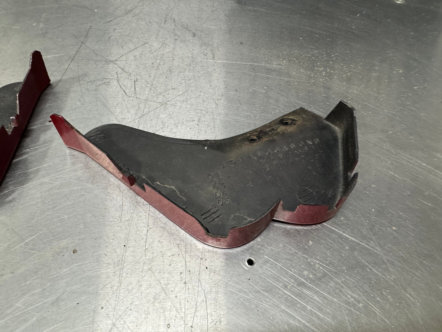 2004 PONTIAC GTO SIDE SKIRT ROCKER END CAPS RED OEM #250