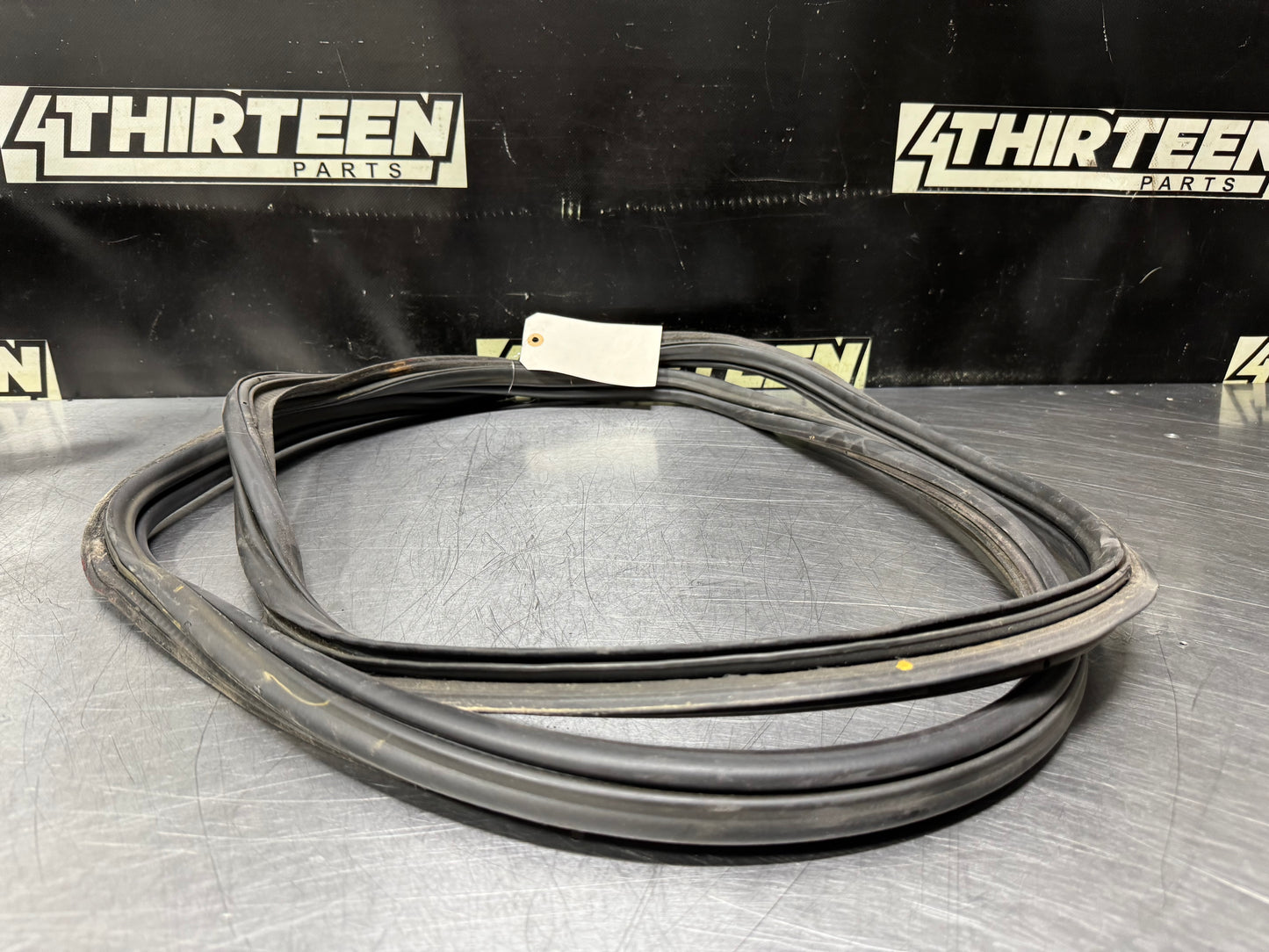 04-06 PONTIAC GTO TRUNK SEAL WEATHER STRIP OEM #N716