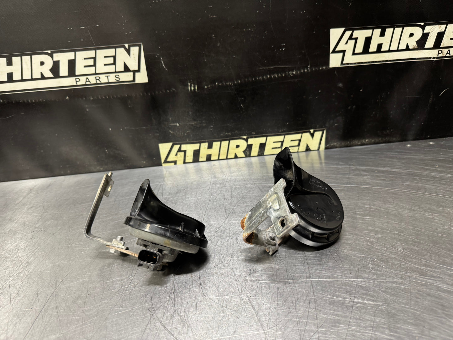 04-06 PONTIAC GTO HORN SET OEM #N704