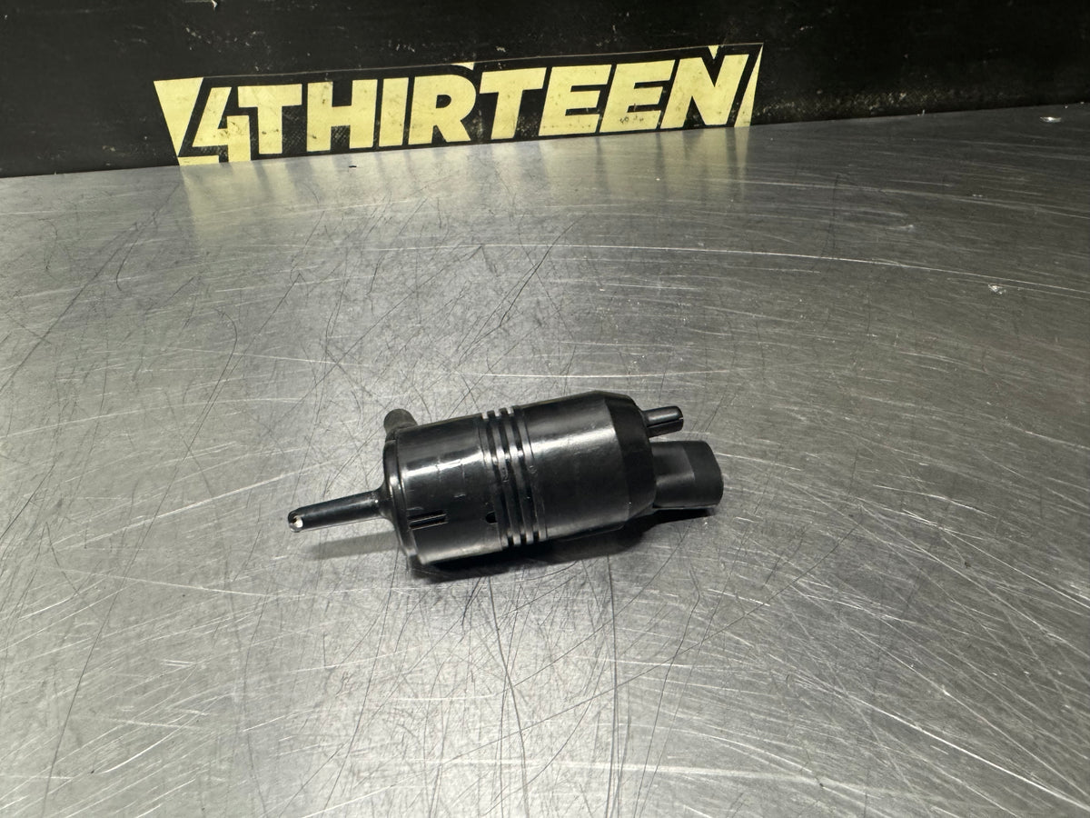 97-04 C5 CORVETTE WINDSHIELD WASHER PUMP OEM 22144914 #N945
