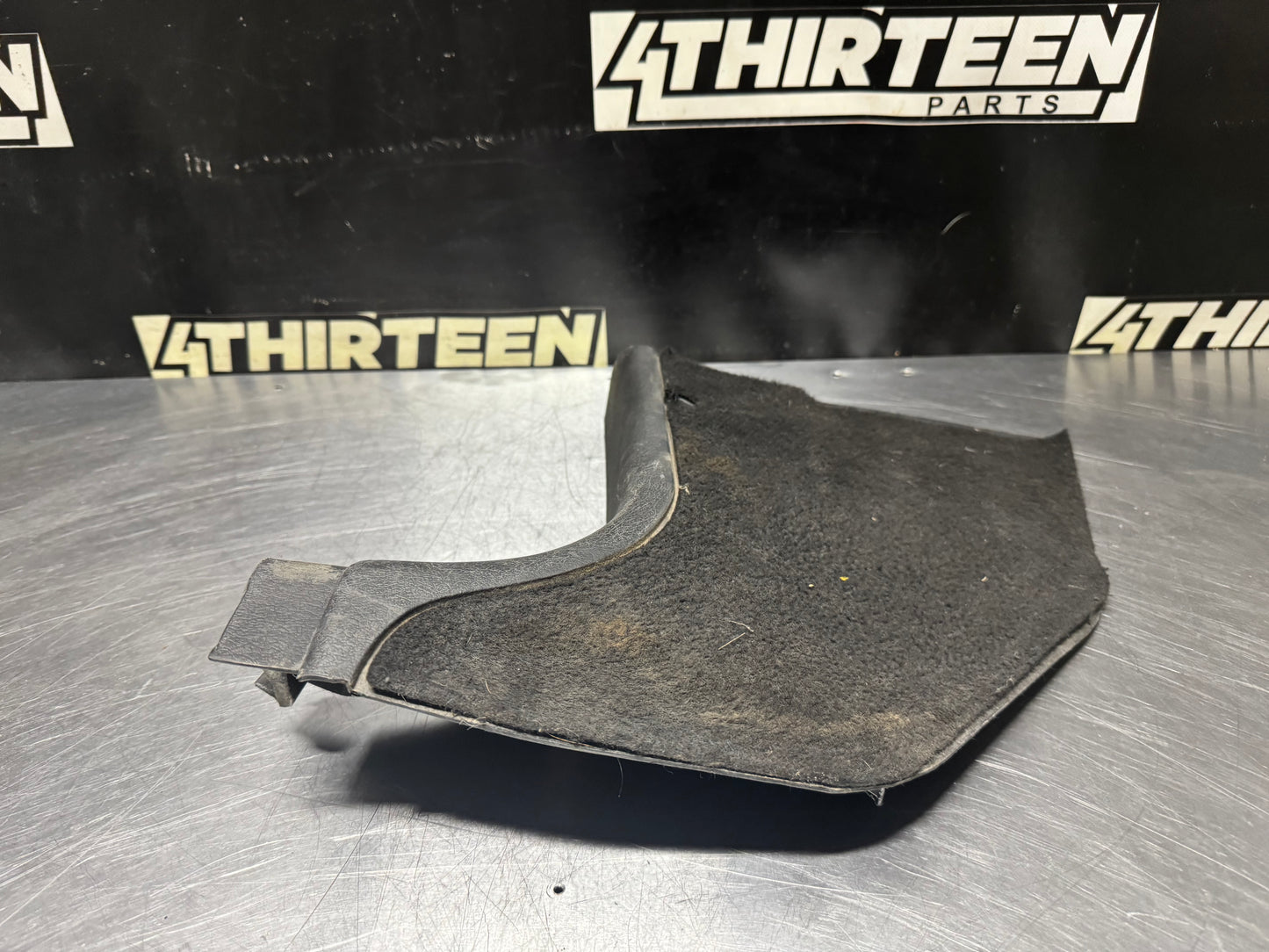 04-06 GTO DRIVER SIDE LH KICK PANEL #N290