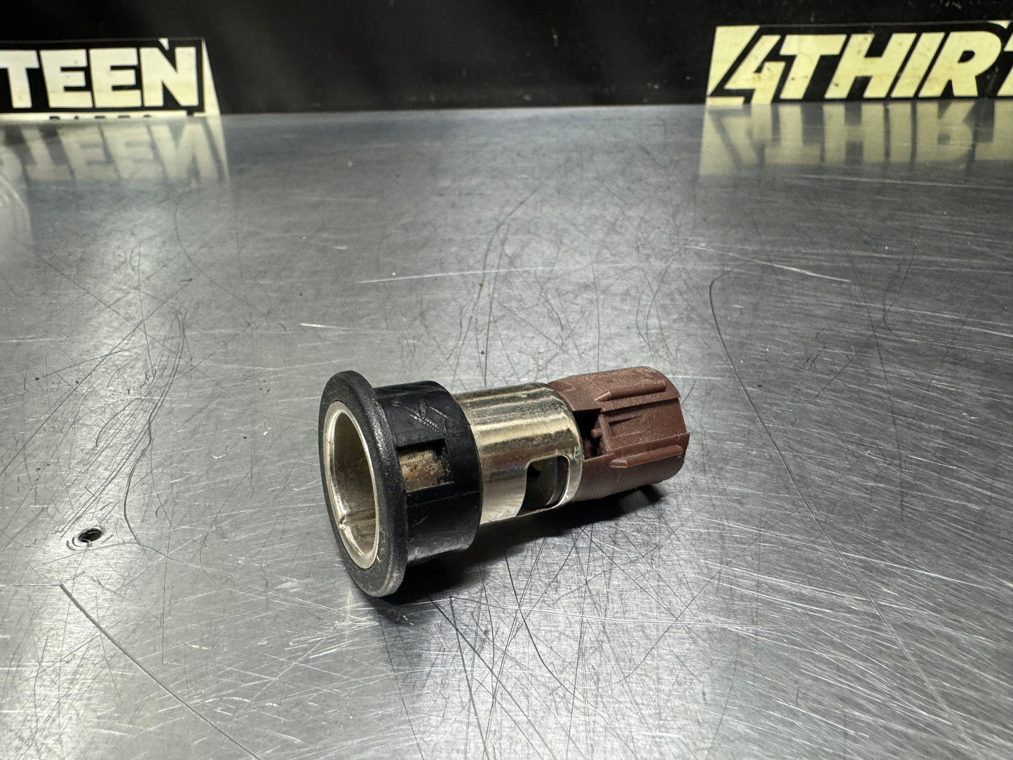 05-13 C6 CORVETTE CIGARETTE LIGHTER SOCKET OEM #N633