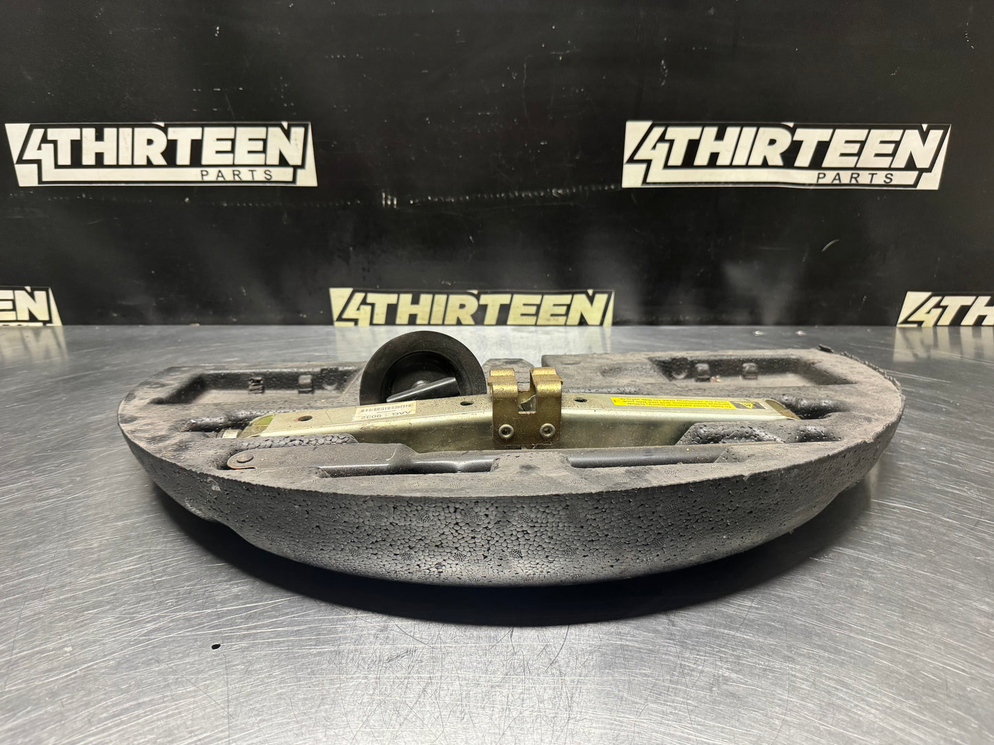 04-06 PONTIAC GTO SPARE TIRE KIT OEM #N402