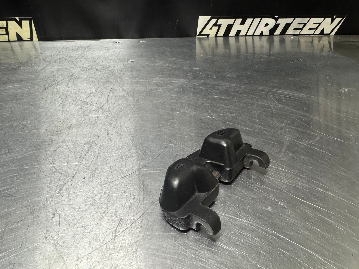 97-04 C5 CORVETTE AIR CLEANER HOUSING STRAP HANDLE OEM #N96
