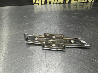 16-24 CHEVROLET CAMARO REAR EMBLEM 84003919 OEM #N940