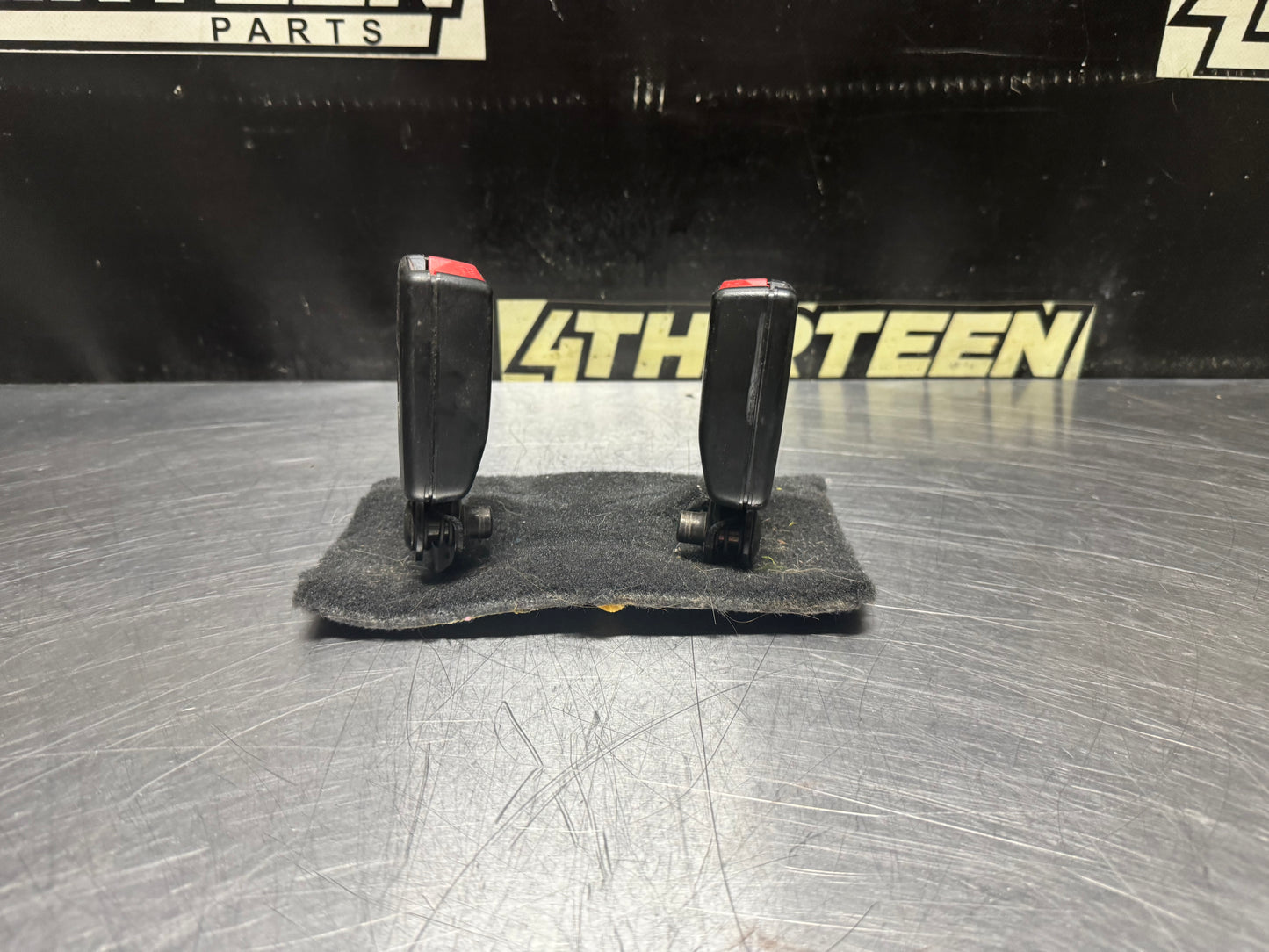 04-06 PONTIAC GTO REAR SEAT BELT RECEIVERS OEM #N614