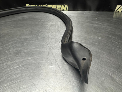 01-04 C5 Z06 FRC CORVETTE RH PASSENGER DOOR SEAL OEM #N553
