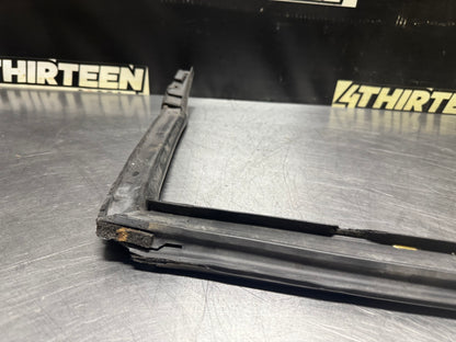 01-04 C5 Z06 FRC CORVETTE RH PASSENGER DOOR SEAL OEM #N553