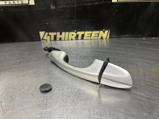 2015 FORD MUSTANG GT LH DRIVER SIDE EXTERIOR DOOR HANDLE SILVER OEM #V18