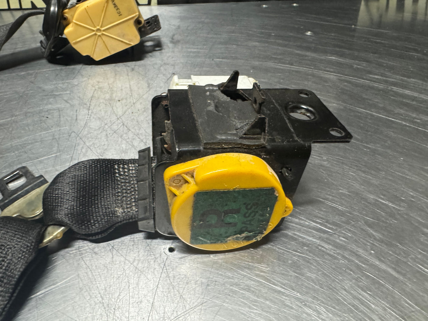 1997 - 2004 CORVETTE C5 CONVERTIBLE RH SEAT BELT #N380