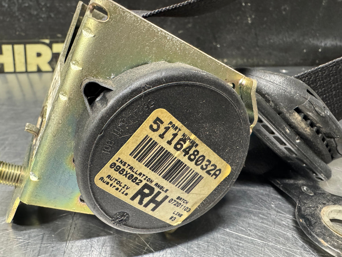 04-06 PONTIAC GTO RIGHT HAND SEATBELT WITH RETRACTOR OEM #X35