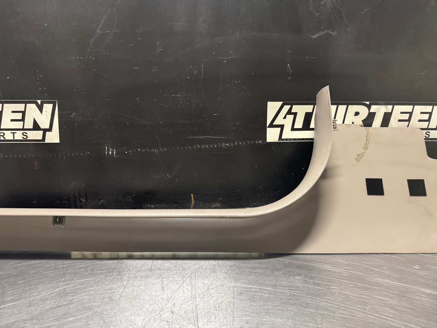 97-04 C5 CORVETTE PASSENGER SIDE DOOR SILL KICK PANEL RH SHALE OEM #N468