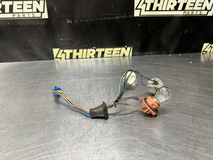 04-06 PONTIAC GTO ONE SIDE TAIL LIGHT TAILLIGHT HARNESS OEM #N700