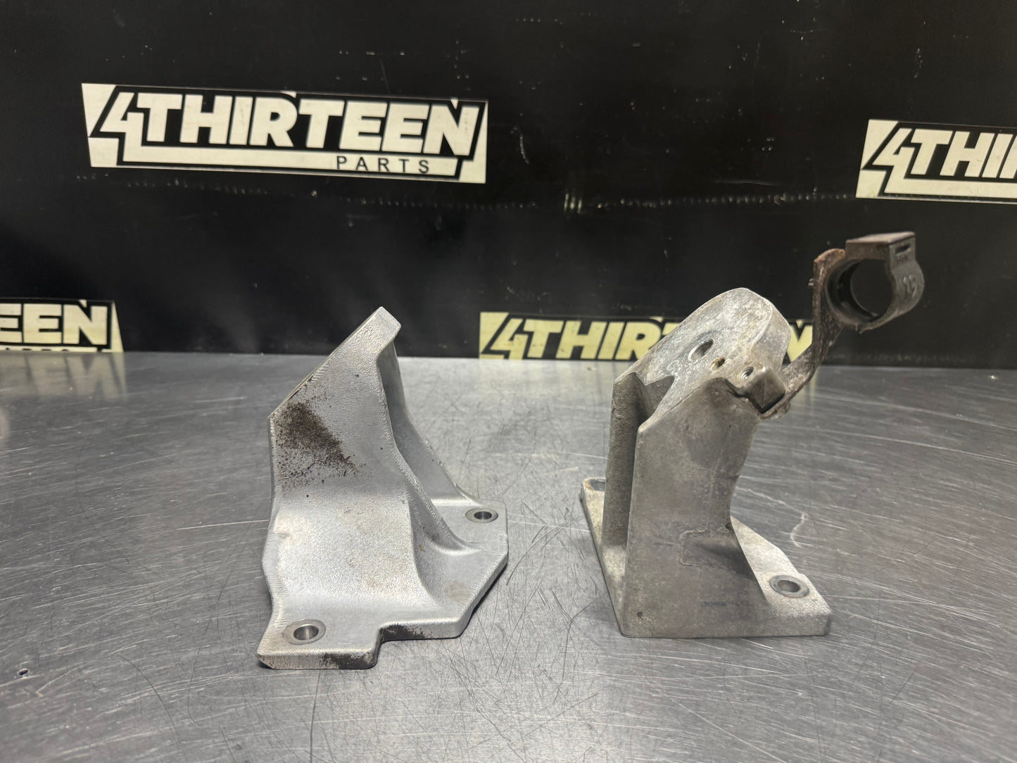04-06 PONTIAC GTO MOTOR MOUNT BRACKETS OEM #N640