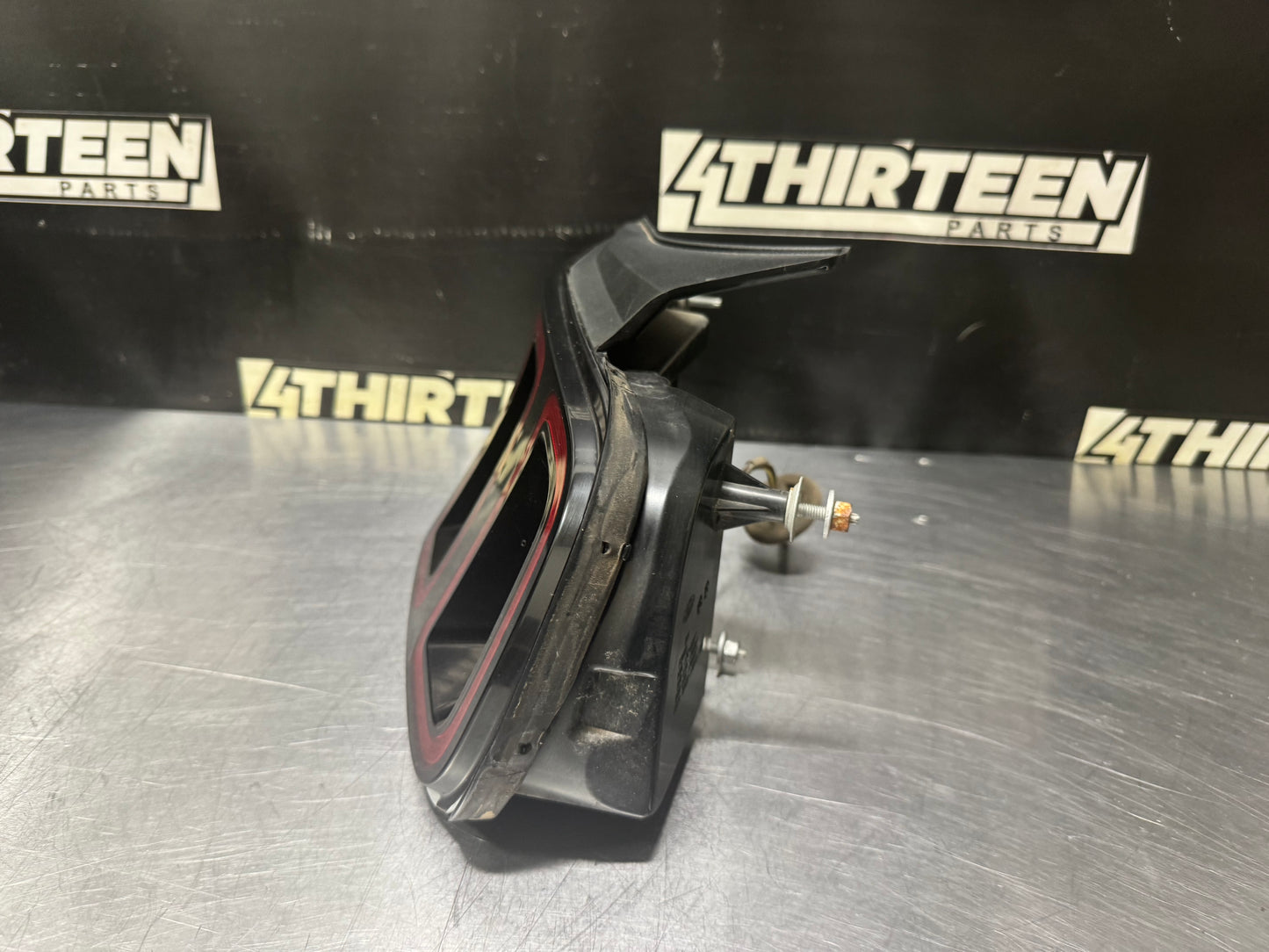 13-14 FORD MUSTANG LED RH PASSENGER TAIL LIGHT DR33-13B504-AG OEM #N337