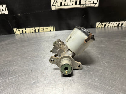 2004 PONTIAC GTO BRAKE MASTER CYLINDER OEM #N321