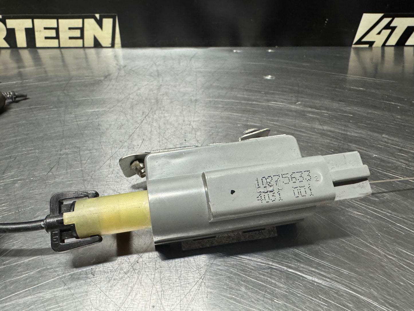 1999 CORVETTE C5 FUEL DOOR RELEASE OEM 10275633 #N225