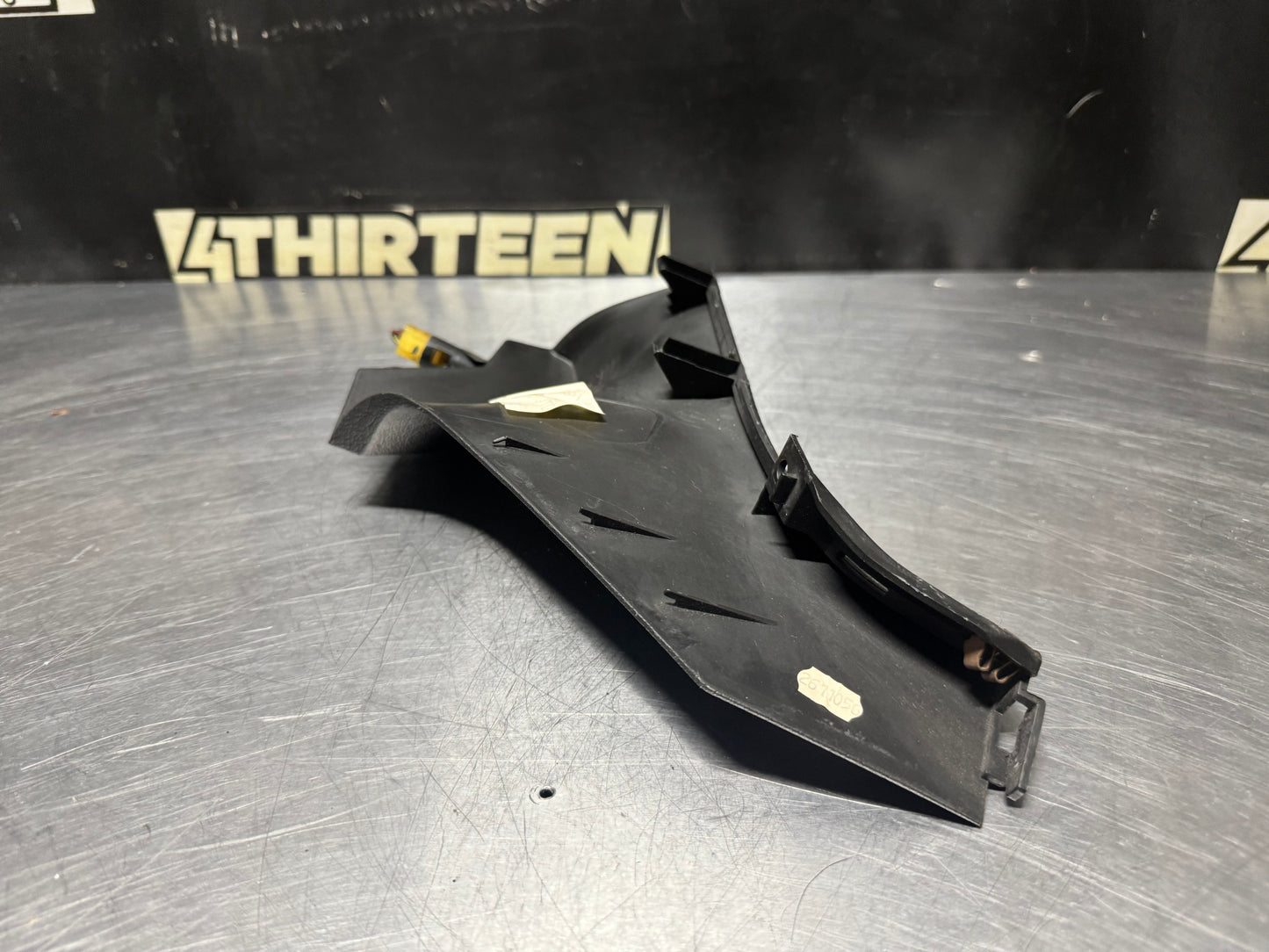 04-06 PONTIAC GTO LH DASH CONSOLE TRIM OEM 92155337 #N300