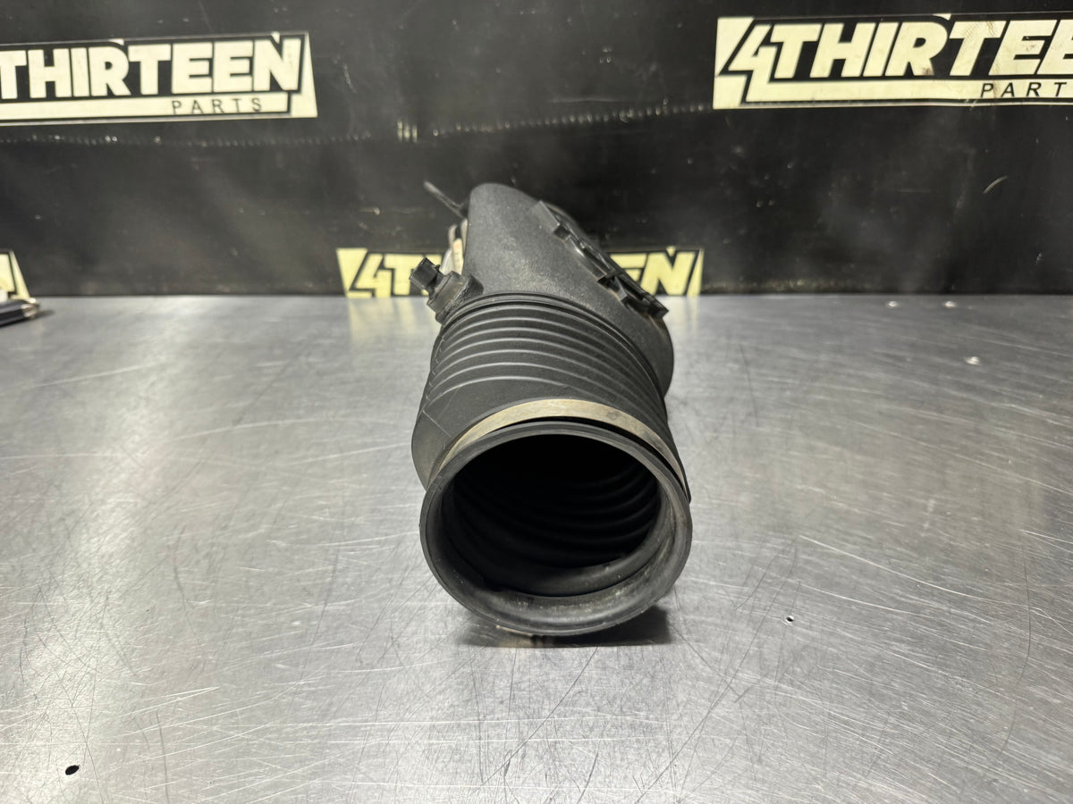 97-04 C5 CORVETTE AIR INTAKE BRIDGE W/ MAF OEM #N914