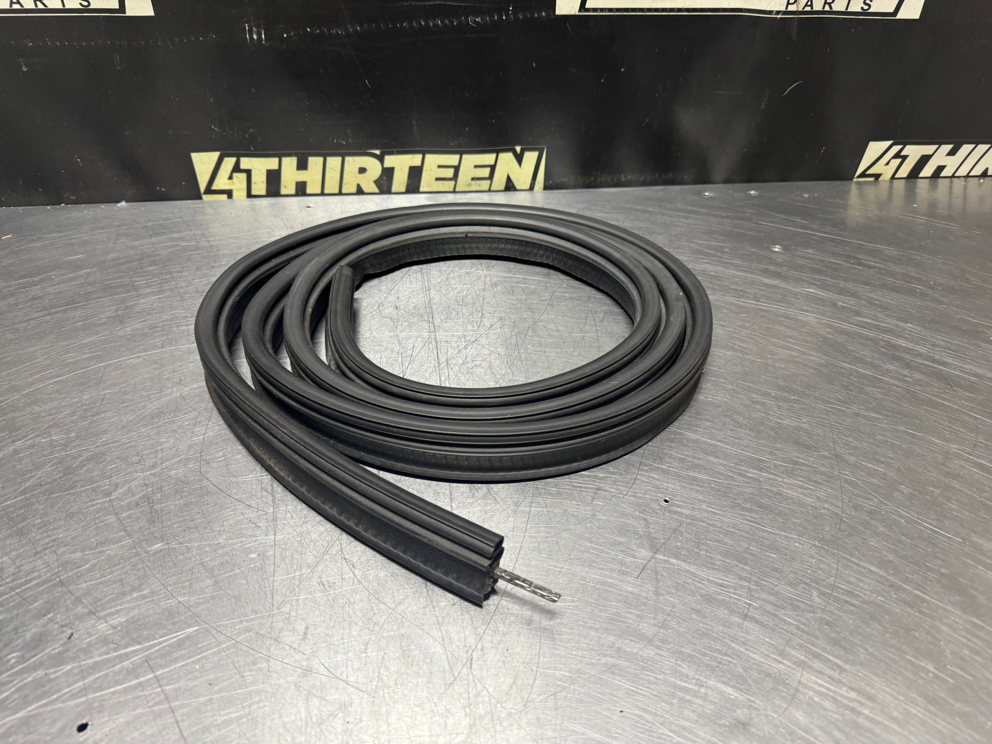 1997-2004 CORVETTE C5 CONVERTIBLE TRUNK / DECK LID WEATHER STRIP SEAL OEM #N513