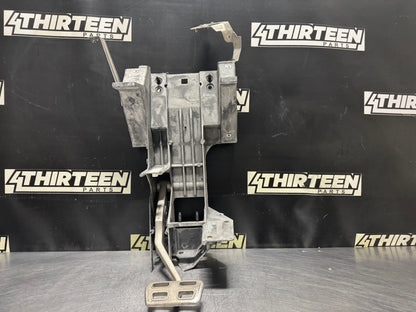 1997-2004 C5 CORVETTE AUTOMATIC PEDAL ASSEMBLY 10400213 #N507