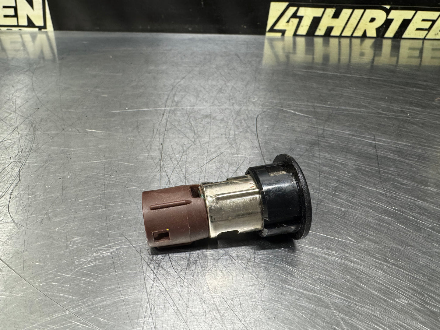 05-13 C6 CORVETTE CIGARETTE LIGHTER SOCKET OEM #N633