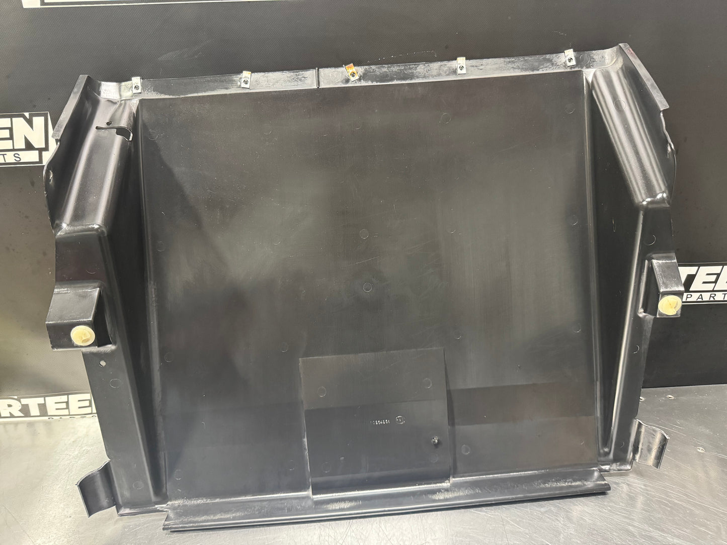 1997-2004 CORVETTE C5 RADIATOR AIR BAFFLE OEM 10254256 #L367