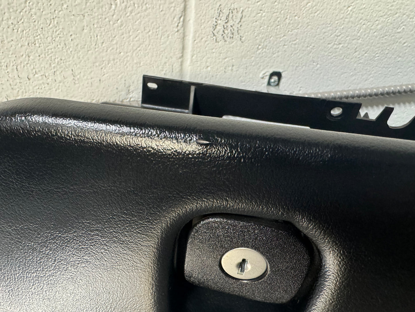 1997-2004 C5 CORVETTE OEM GLOVE BOX BLACK #L446