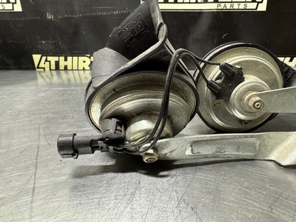 97-04 CORVETTE C5 OEM GM HORN SET #N840