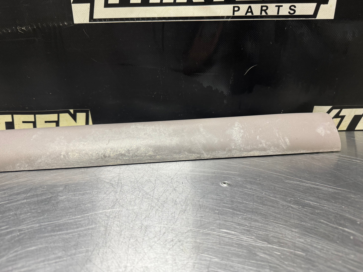 1997-2004 C5 CORVETTE DRIVER SIDE DOOR SILL KICK PANEL LH SHALE 10247091 #N404