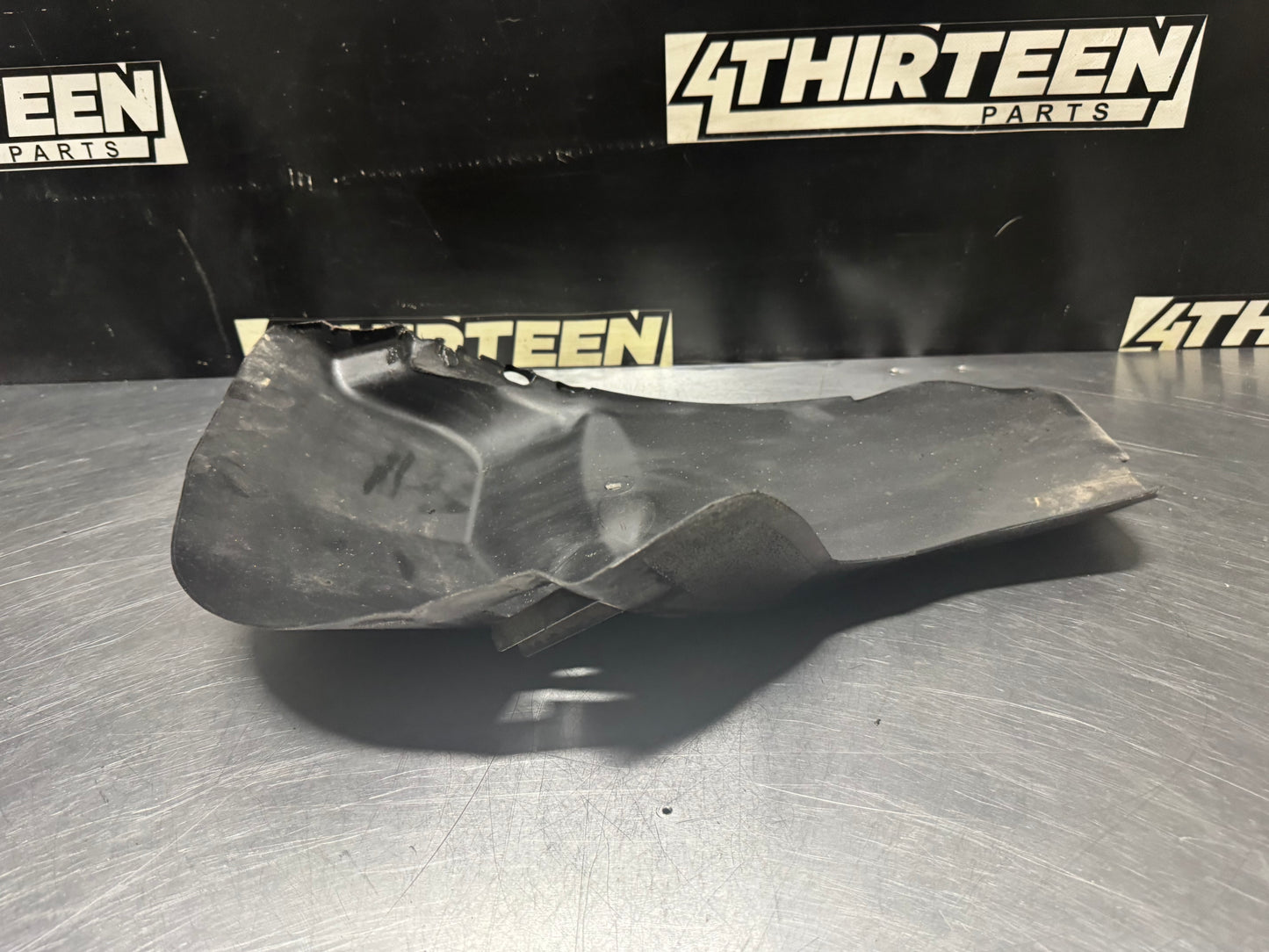 2004 PONTIAC GTO LH REAR FENDER LINER OEM 92161489 #N318