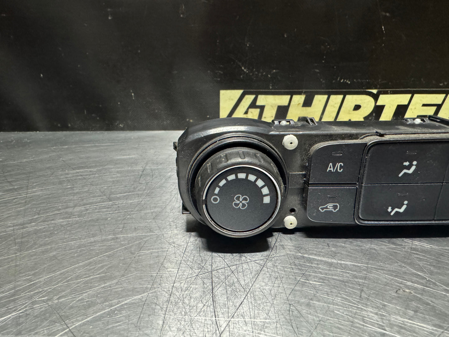 14-18 CHEVY SILVERADO GMC SIERRA CLIMATE CONTROL UNIT 84164475 OEM #N599