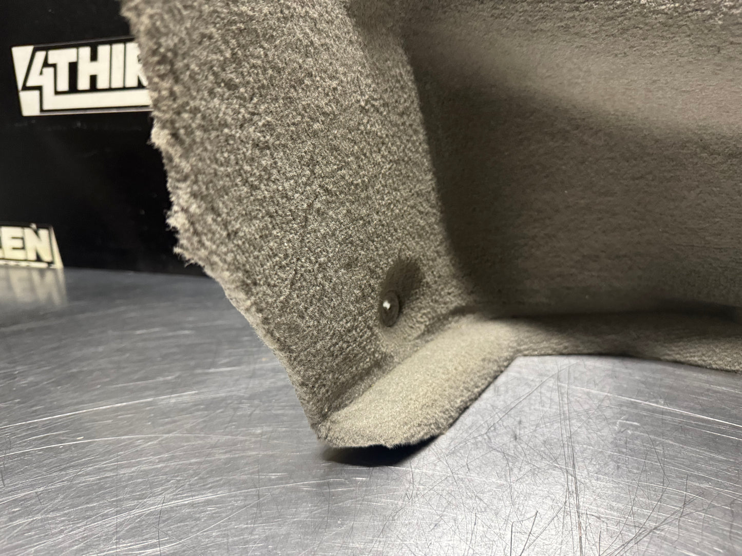 97-04 C5 CORVETTE RH PASSENGER REAR TRUNK CARGO CARPET 10275954 OEM #N472