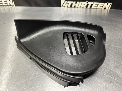 04-06 PONTIAC GTO LH DRIVER SIDE DEFROST VENT TRIM OEM #L427