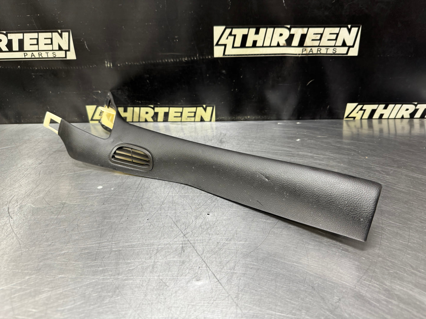 05-13 C6 CORVETTE A-PILLAR TRIM PANEL MOLDING RH #N792