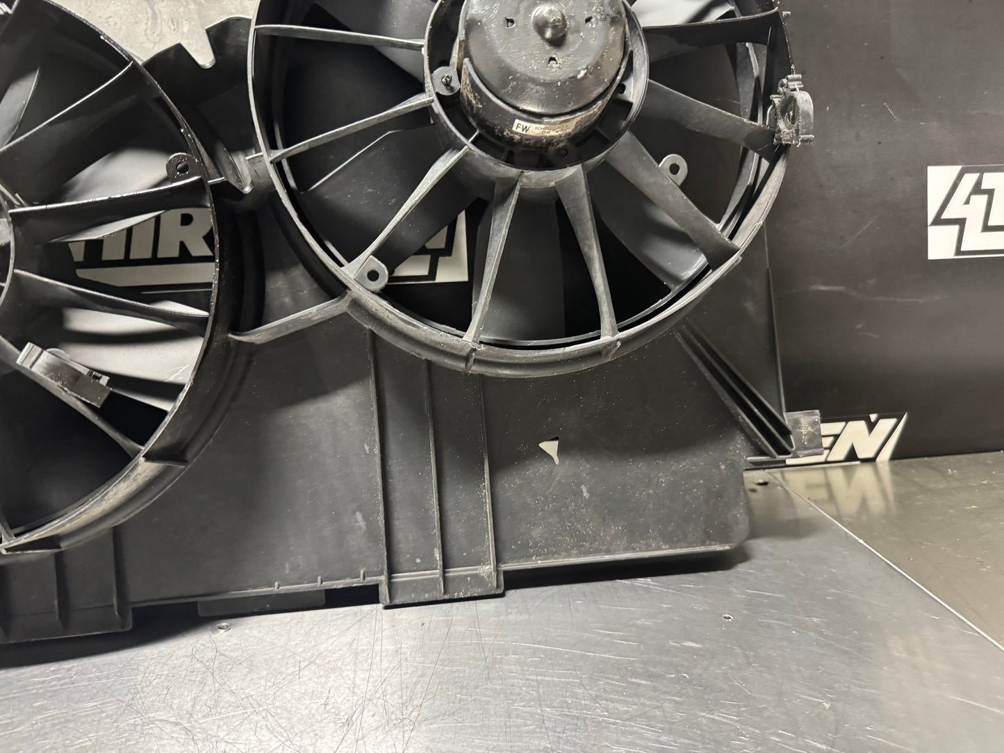 97-04 C5 CORVETTE DUAL RADIATOR FAN W/ SHROUD OEM #N206