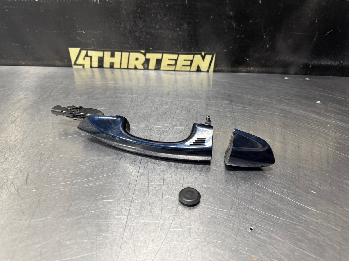 18-23 FORD MUSTANG GT LH DRIVER SIDE EXTERIOR DOOR HANDLE BLUE OEM #V81