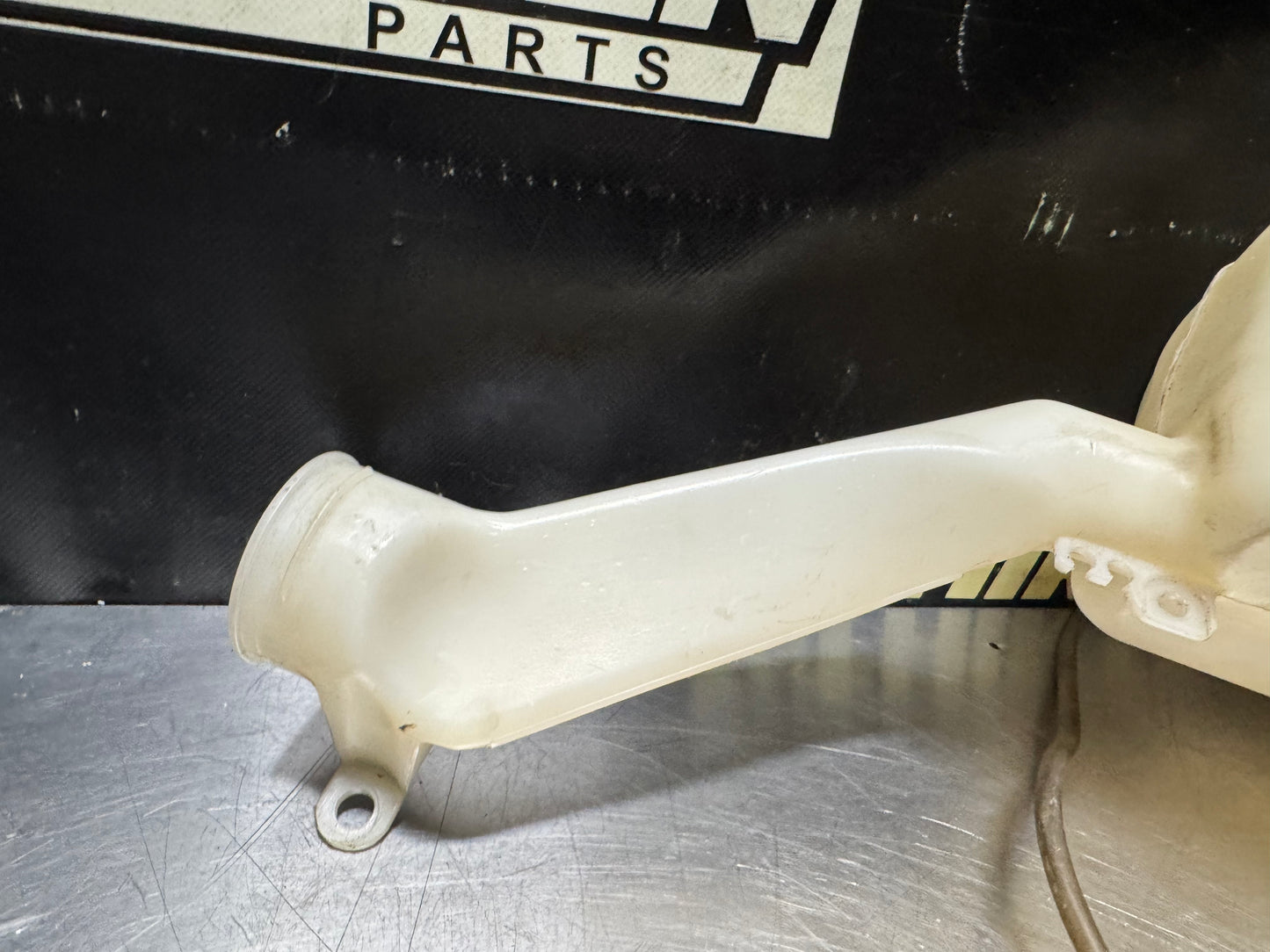 94-01 ACURA INTEGRA WINDSHIELD WASHER RESERVOIR W/ PUMPS OEM #N653