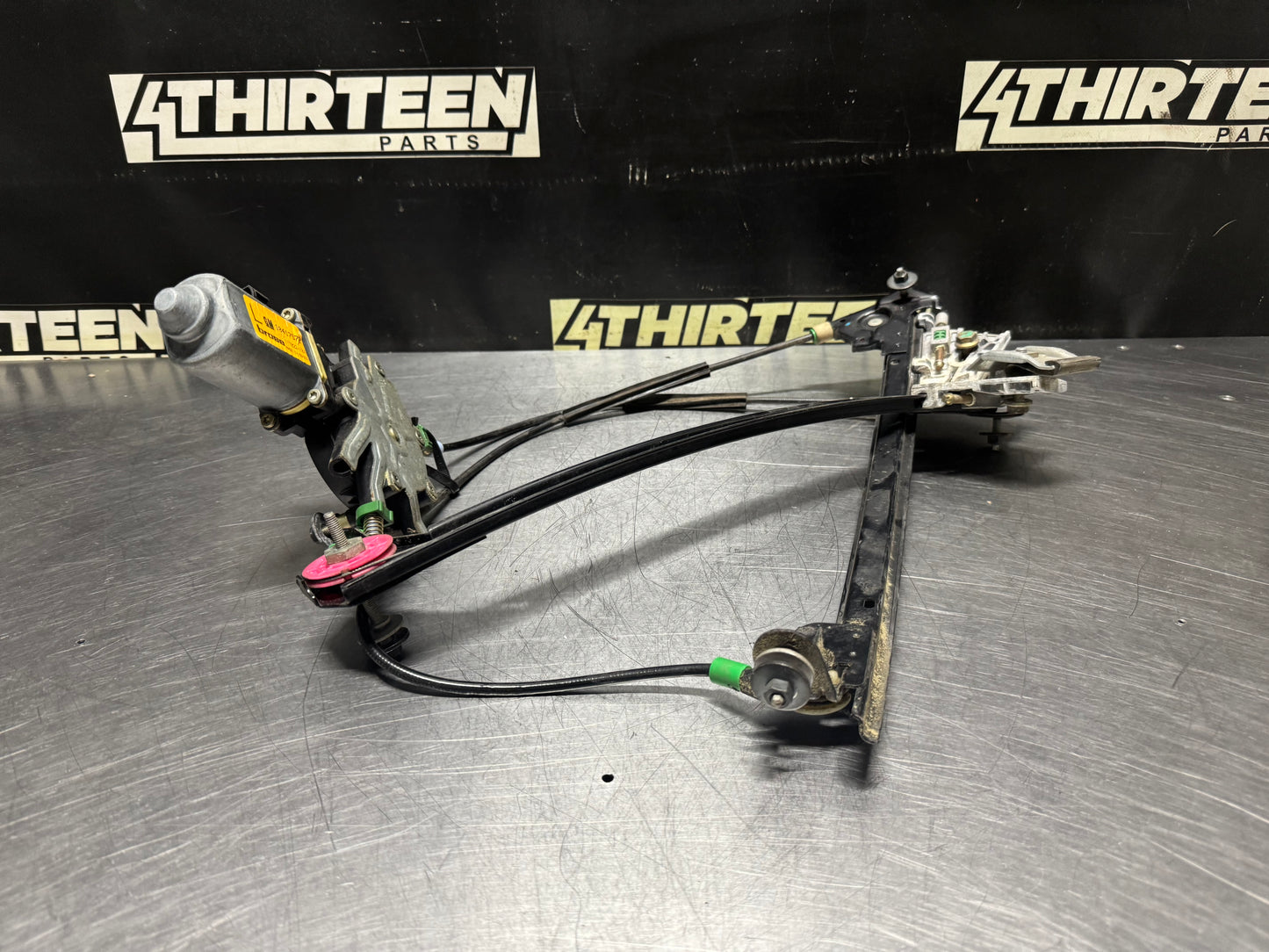 97-04 C5 CORVETTE DRIVER LH WINDOW MOTOR REGULATOR ASSEMBLY 10417572 OEM #N529